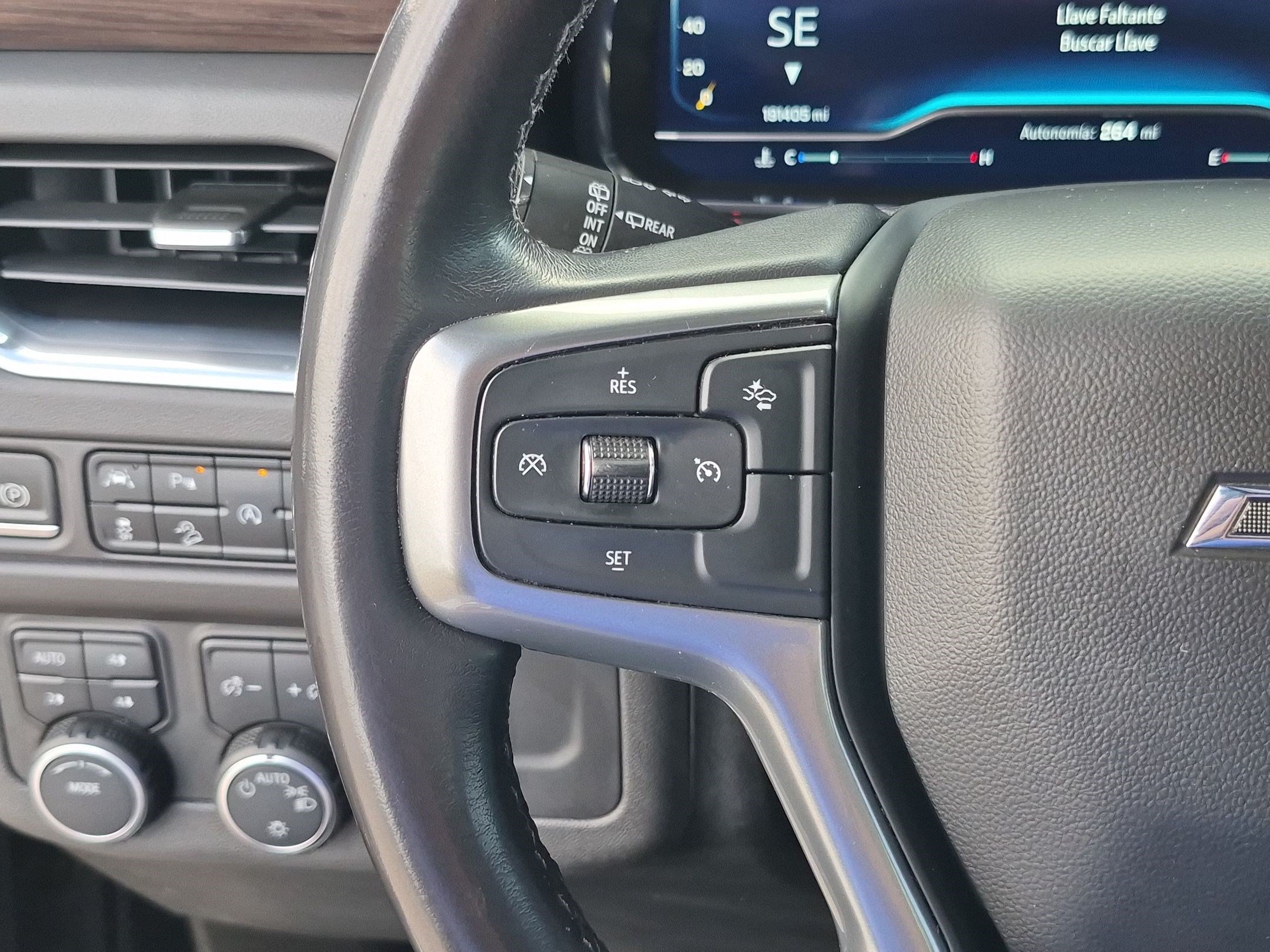 Used 2023 Chevrolet Suburban Z71 AWD/4WD image 17