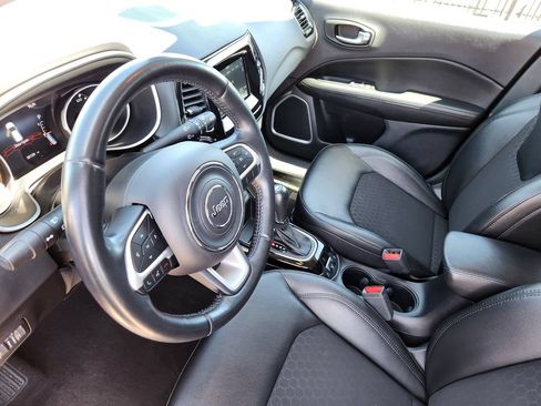 Used 2021 Jeep Compass Latitude FWD image 10