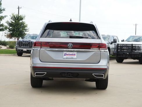 Used 2026 Volkswagen Atlas SE FWD image 8