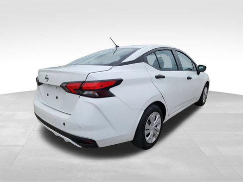 Used 2022 Nissan Versa S FWD image 9