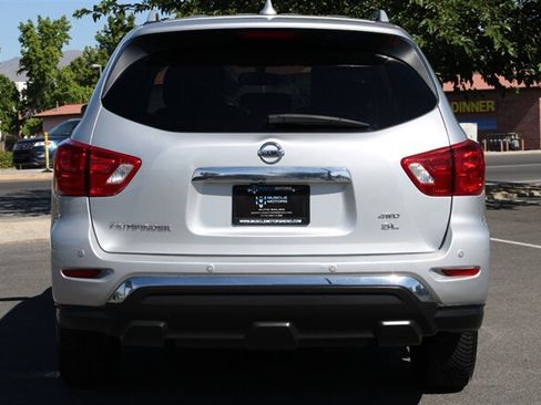 Used 2020 Nissan Pathfinder SL AWD/4WD image 9