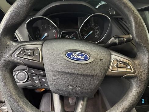 Used 2019 Ford Escape SE FWD image 19
