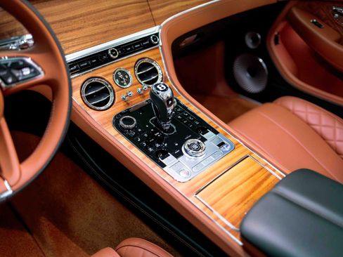 Used 2022 Bentley Continental GT V8 image 61