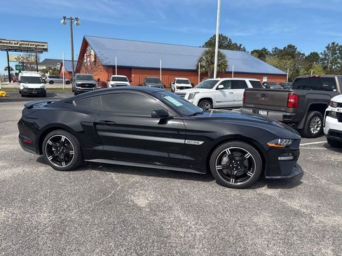 Used 2020 Ford Mustang GT Premium w/ Equipment Group 401A image 2