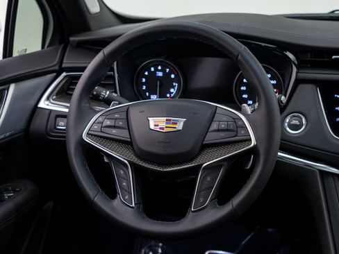 Certified 2026 Cadillac XT5 Sportv w/ LPO, Onyx Lite Package AWD/4WD image 13