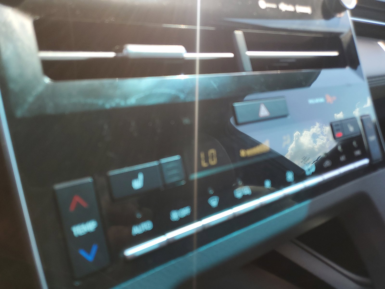 Used 2021 Toyota Avalon XLE FWD image 26