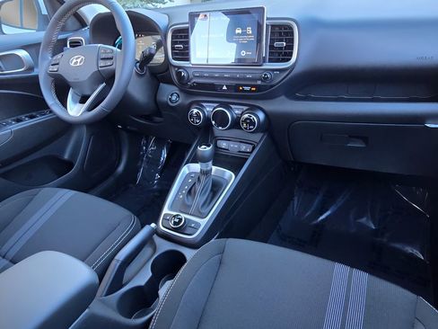 New 2025 Hyundai Venue SEL image 26