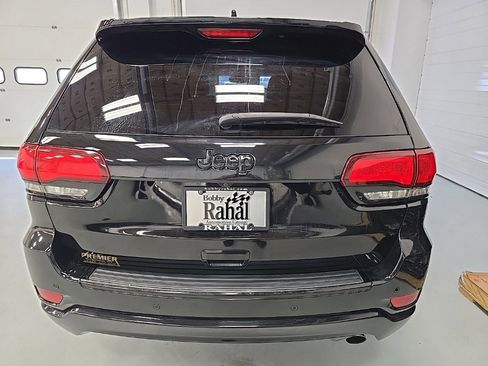 Used 2018 Jeep Grand Cherokee Altitude image 5