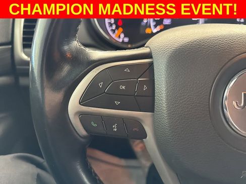 Used 2022 Jeep Grand Cherokee Laredo X image 13