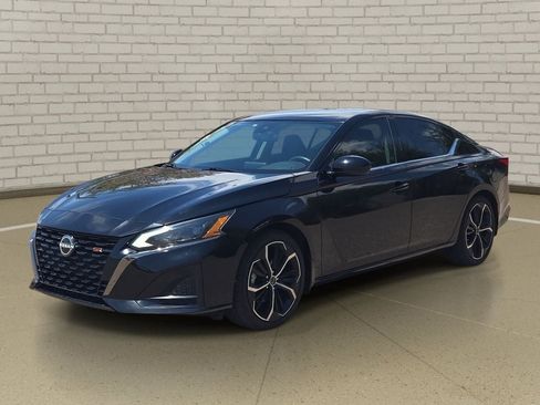 Used 2024 Nissan Altima 2.5 SR FWD image 1