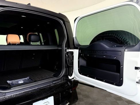 New 2025 Land Rover Defender 110 V8 image 17