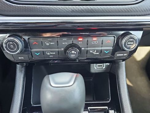 Used 2024 Jeep Compass Trailhawk image 17