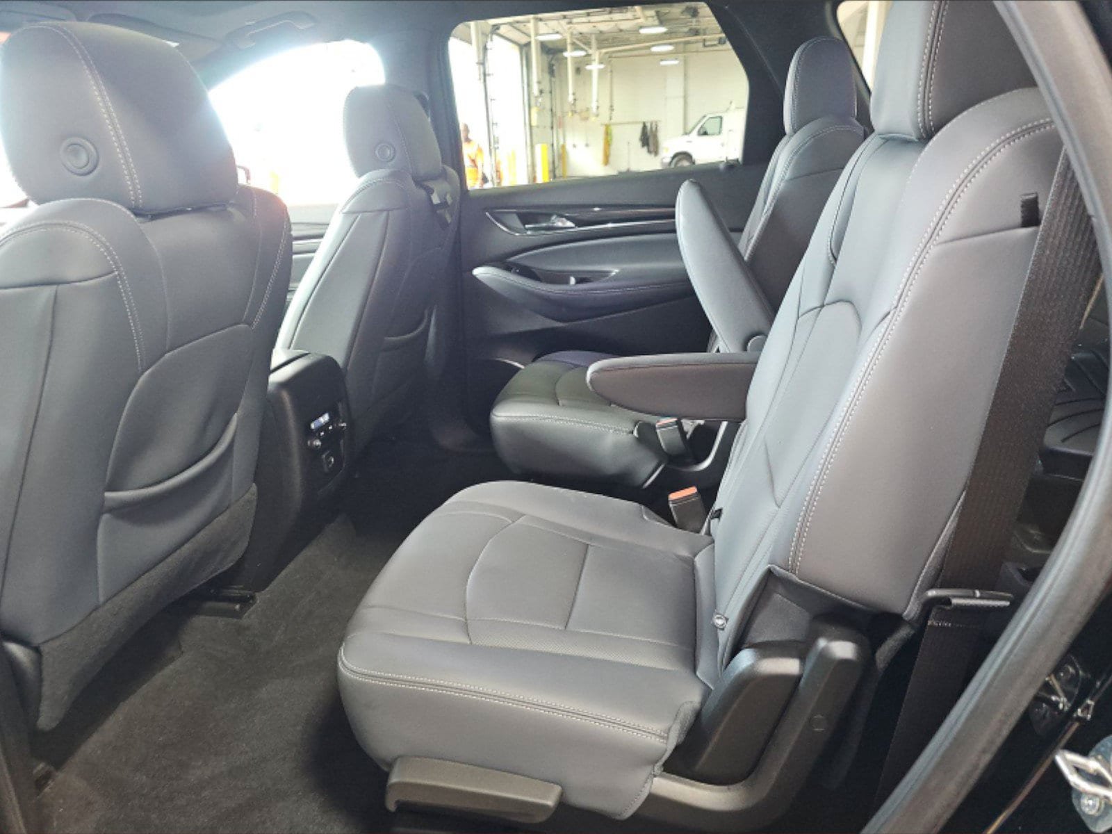 Used 2023 Buick Enclave Essence w/ Experience Buick Package AWD/4WD image 6