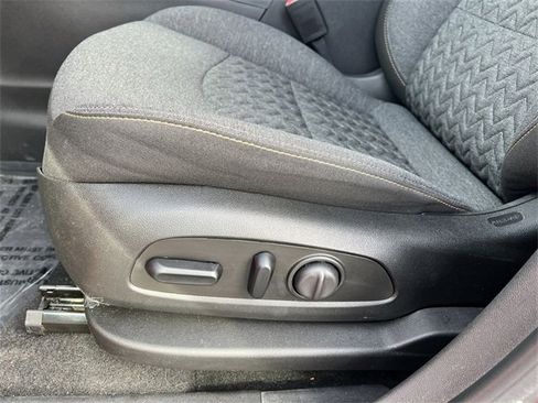 Used 2023 Chevrolet Equinox LT image 14