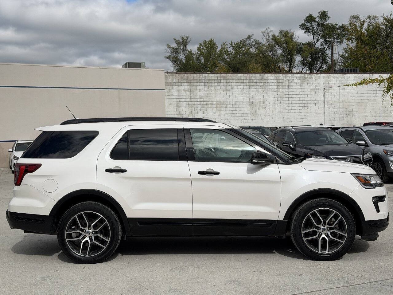 Used 2019 Ford Explorer Sport AWD/4WD image 5