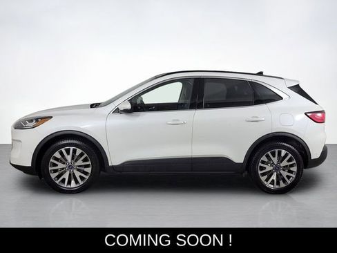 Used 2020 Ford Escape Titanium image 6