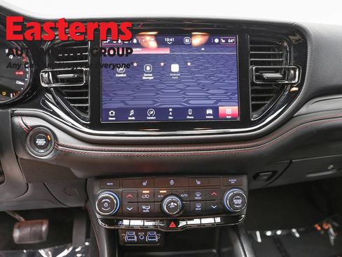 Used 2025 Dodge Durango GT RWD image 12