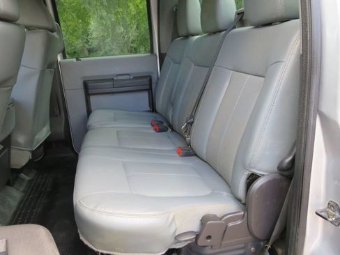 Used 2015 Ford F250 XL w/ Power Equipment Group AWD/4WD image 9