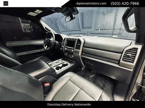 Used 2020 Ford Expedition XLT w/ Equipment Group 202A AWD/4WD image 19