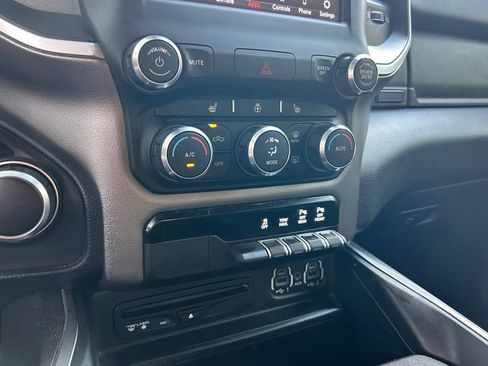 Used 2019 RAM 1500 Big Horn AWD/4WD image 38