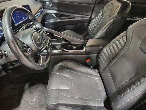 Used 2023 Hyundai Elantra Limited w/ Cargo Package image 29