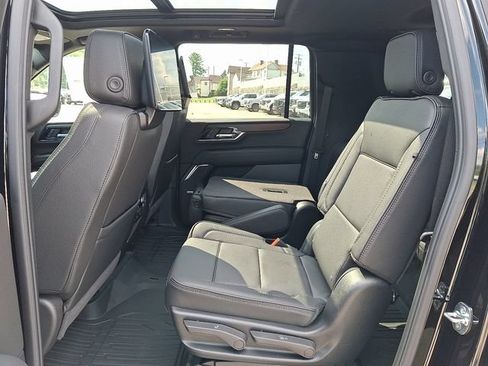 New 2026 GMC Yukon XL Denali w/ Advanced Technology Package AWD/4WD image 11
