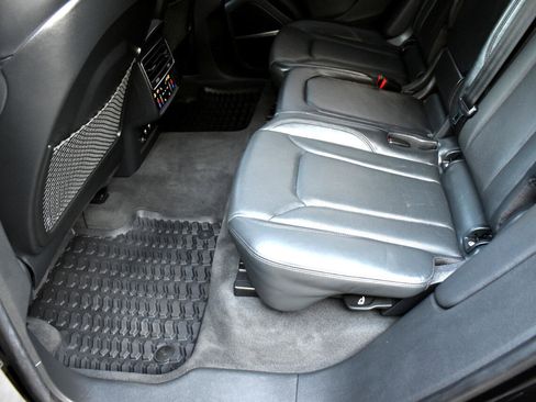 Used 2019 Audi Q8 Prestige w/ Luxury Package image 26