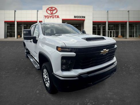 Used 2025 Chevrolet Silverado 2500 W/T w/ WT Convenience Package AWD/4WD image 3