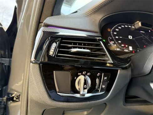 Certified 2022 BMW M5 w/ Executive Package image 26