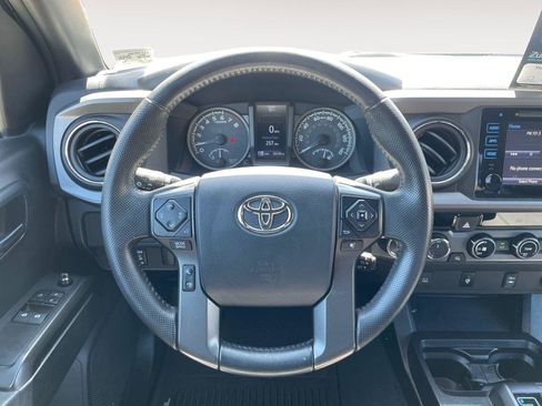 Used 2016 Toyota Tacoma TRD Off-Road w/ Towing Package AWD/4WD image 12