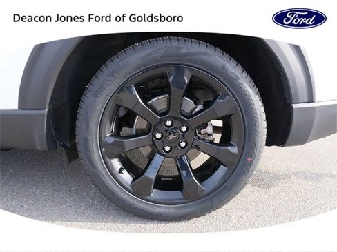 Used 2023 Ford Explorer ST-Line w/ Class IV Trailer Tow Package image 12