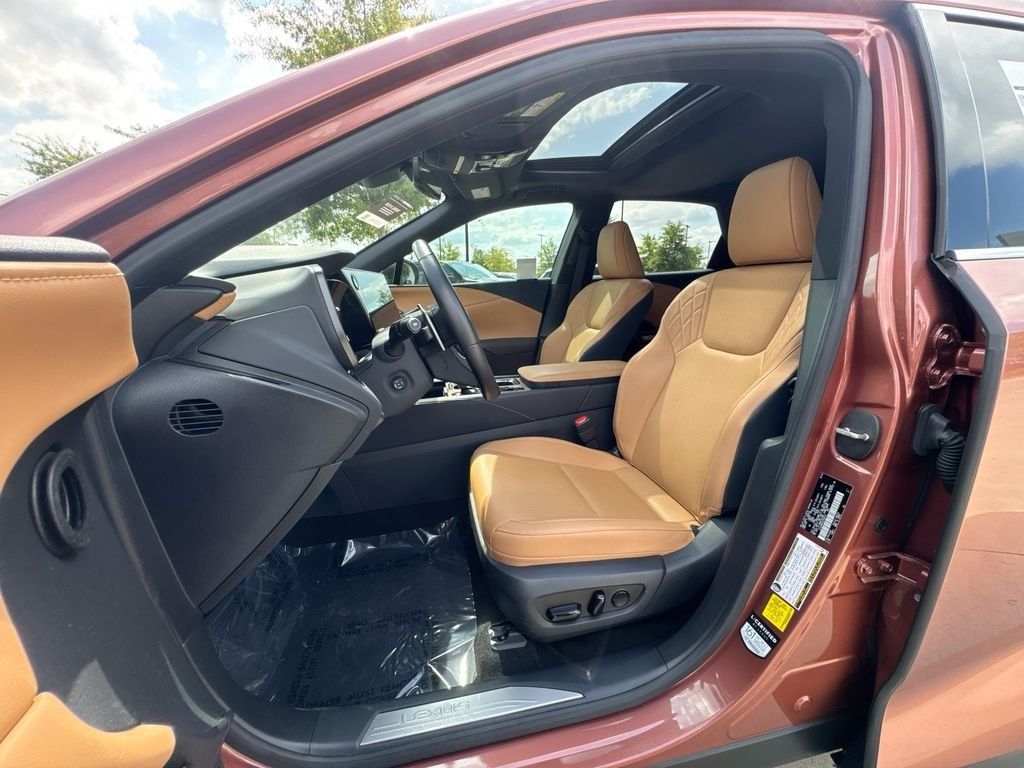 Used 2025 Lexus RX 350 Premium w/ Accessory Package (Z1) FWD image 20