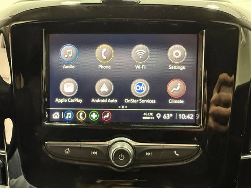 Used 2021 Chevrolet Traverse LS image 17