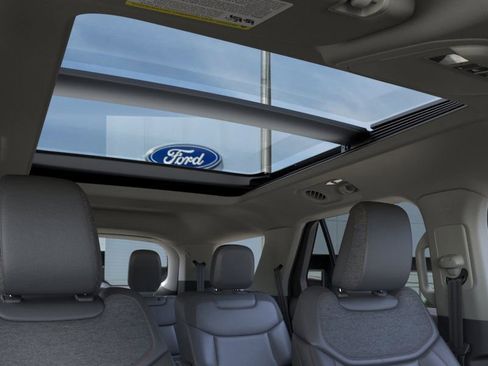 New 2025 Ford Explorer Active w/ Active Comfort Package image 22