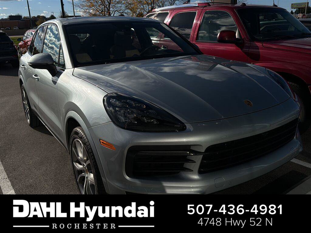 Used 2020 Porsche Cayenne S AWD/4WD image 1