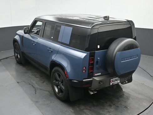 Used 2025 Land Rover Defender 110 X-Dynamic SE AWD/4WD image 38