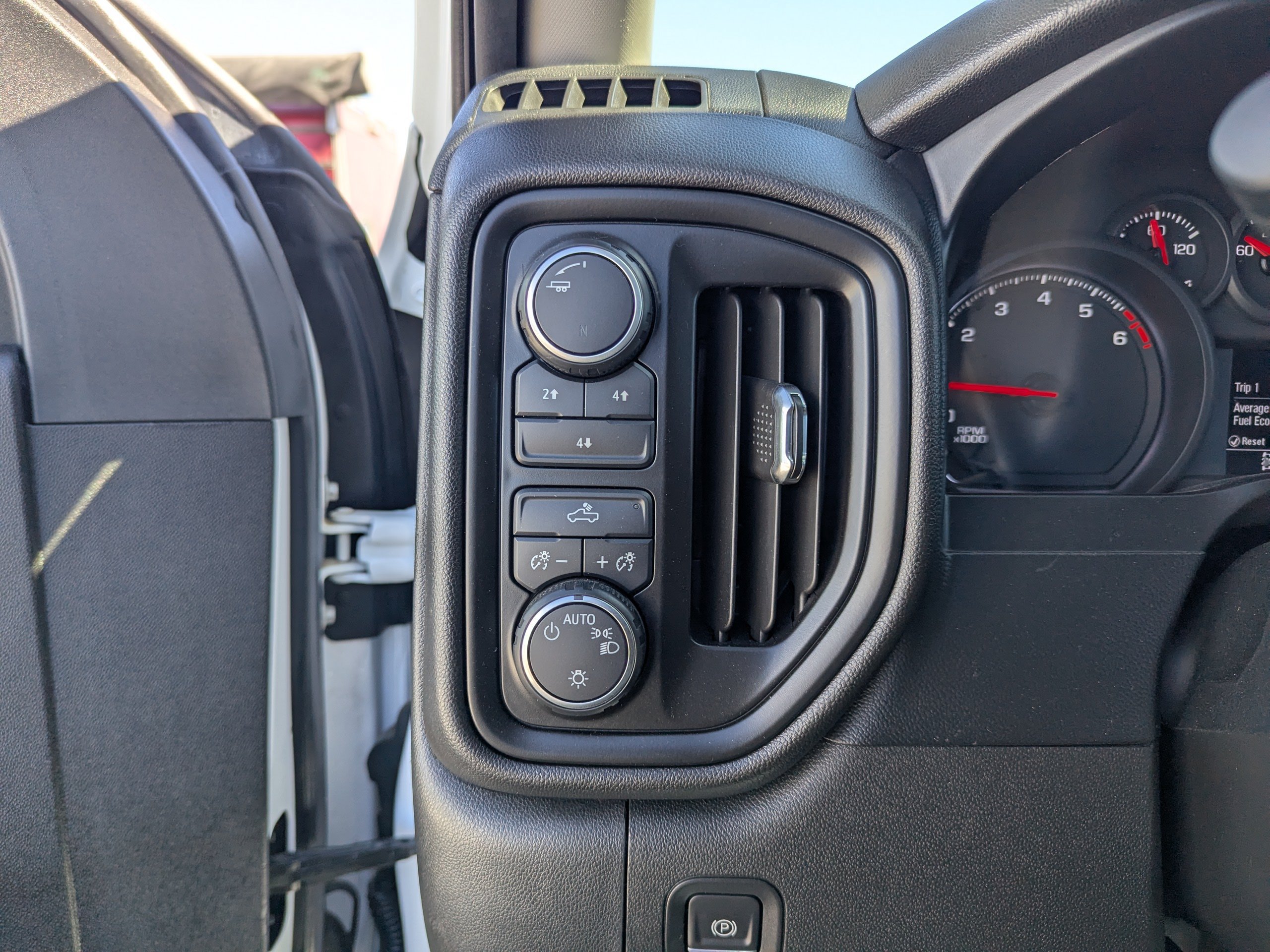 Certified 2023 Chevrolet Silverado 2500 Custom w/ Custom Convenience Package AWD/4WD image 14