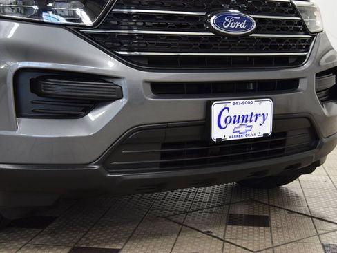 Used 2022 Ford Explorer XLT image 13