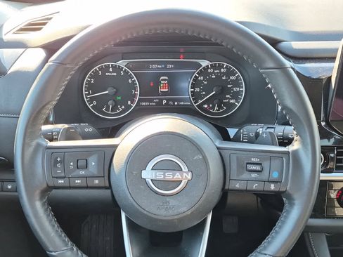 Used 2024 Nissan Pathfinder SV image 18