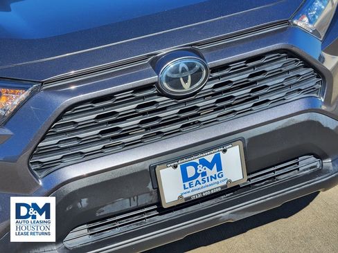 Used 2022 Toyota RAV4 LE image 13