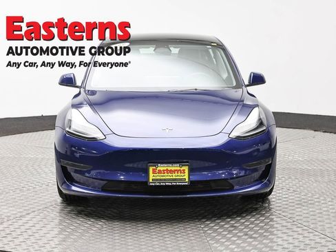 Used 2023 Tesla Model 3 Standard Range image 2