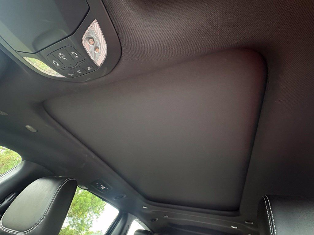 Used 2025 Chrysler Pacifica Limited FWD image 37