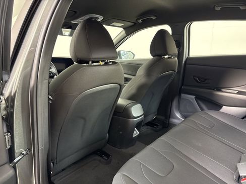 New 2025 Hyundai Elantra SEL FWD image 17