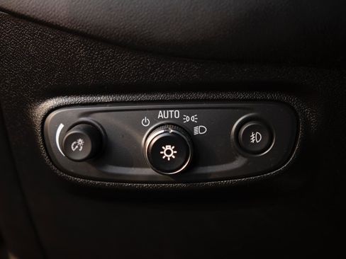 Used 2021 Chevrolet Equinox Premier image 12