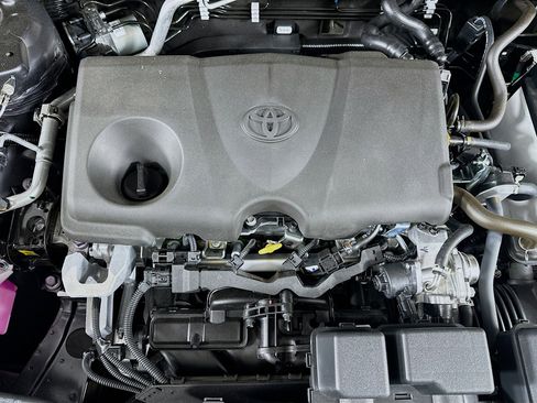 Used 2025 Toyota RAV4 LE image 31