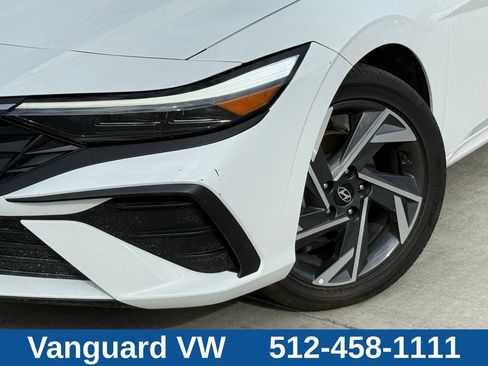 Used 2025 Hyundai Elantra SEL FWD image 2