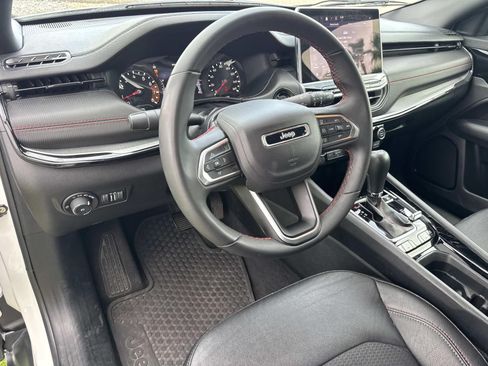 Used 2024 Jeep Compass Trailhawk AWD/4WD image 17