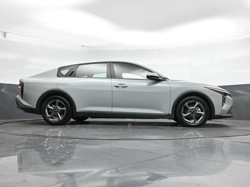 Used 2025 Kia K4 FWD image 41