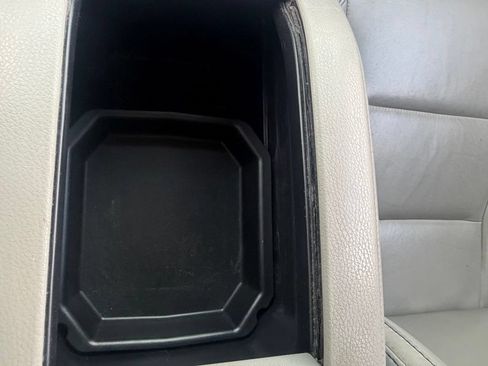 Used 2016 Toyota Highlander XLE AWD/4WD image 30