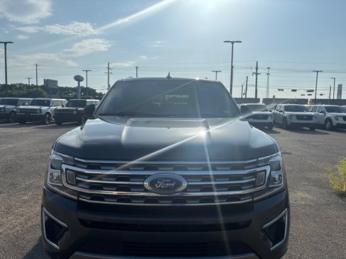 Used 2018 Ford Expedition Limited AWD/4WD image 3